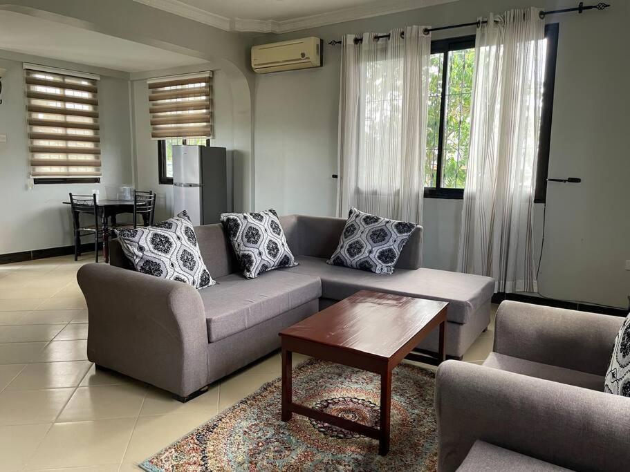 Cheerful Studio Apartment Dar es Salaam Exterior photo